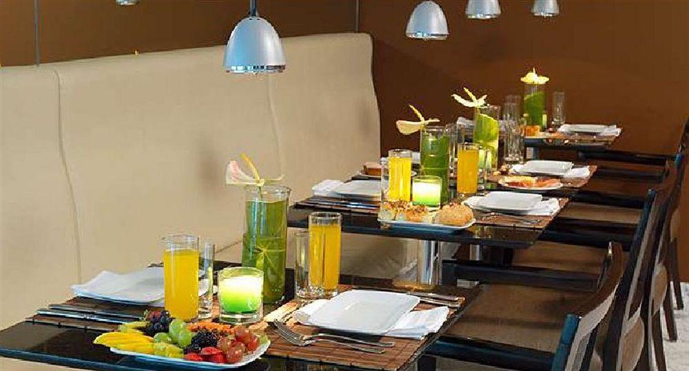 Majestic Palace Hotel Флоріанополіс Екстер'єр фото A restaurant in the United States