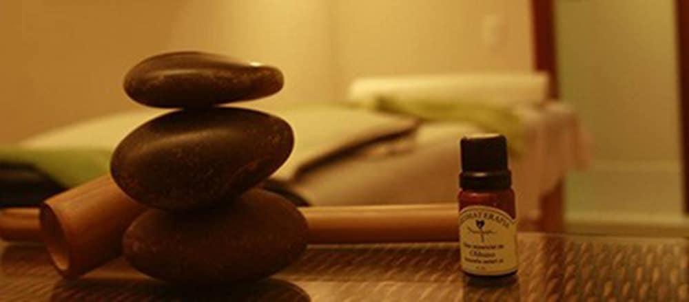 Majestic Palace Hotel Флоріанополіс Екстер'єр фото A bottle of essential oil